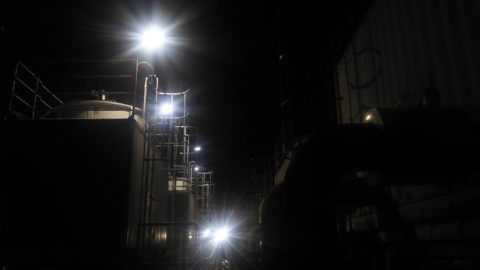 東京都内ビル屋上　設備点検用照明設備工事